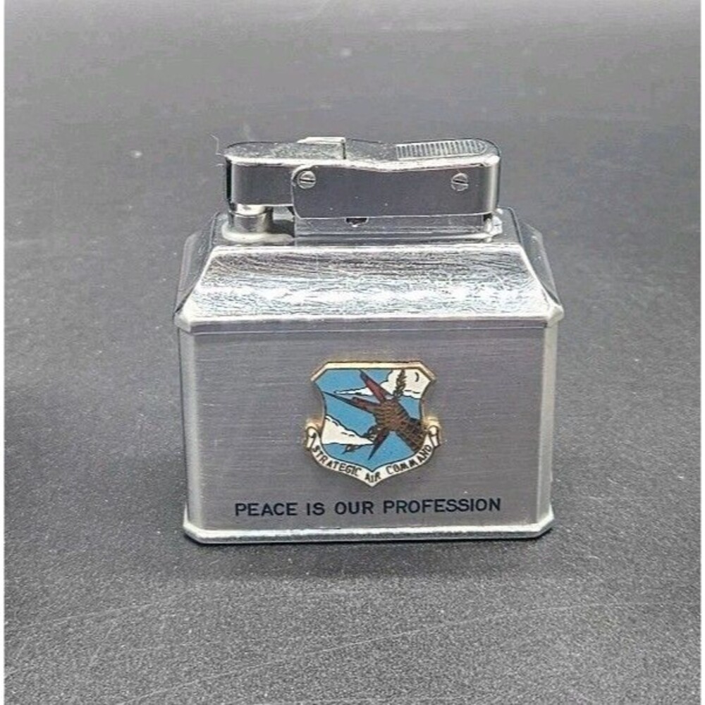 VINTAGE USAF SAC STRATEGIC AIR COMMAND ENAMEL ROTHCO T-98 MILITARY LIGHTER JAPAN